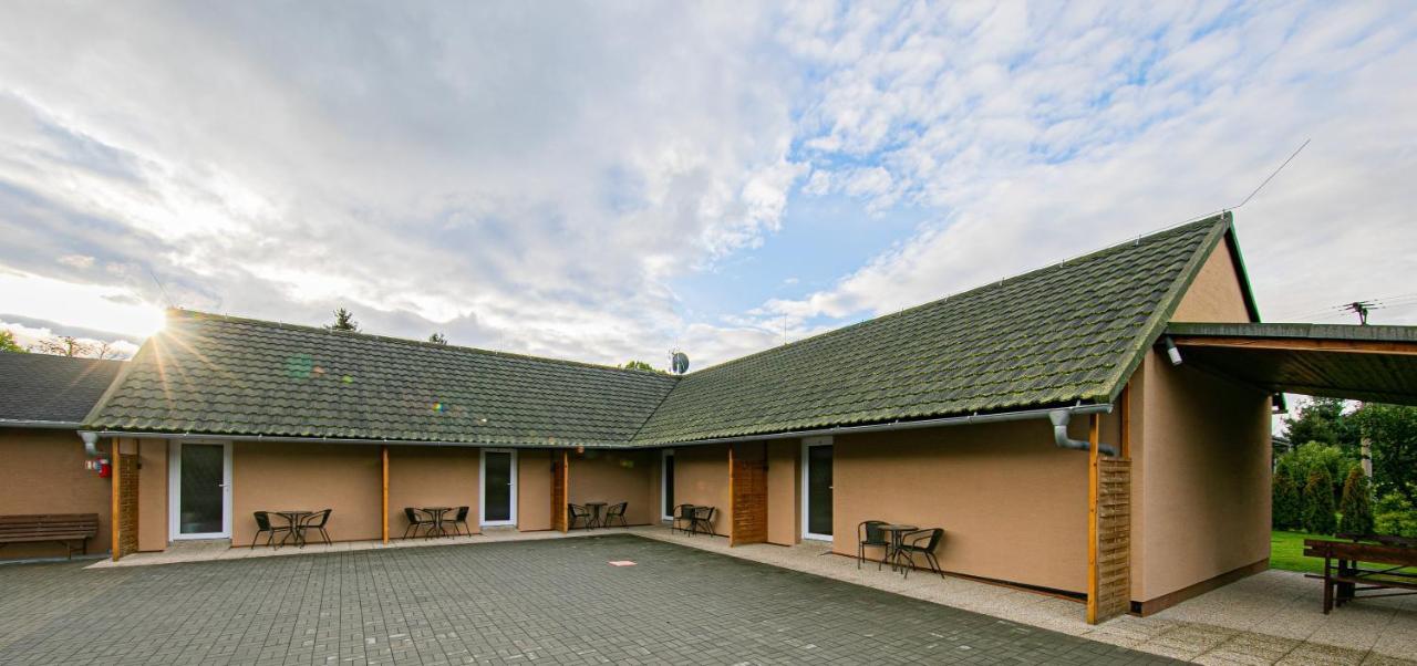 Apartmany Dolosin Velke Losiny Exterior photo