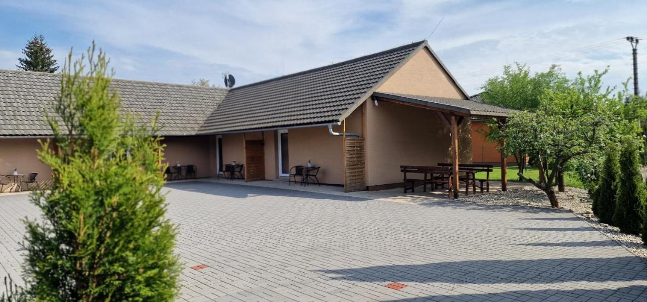 Apartmany Dolosin Velke Losiny Exterior photo